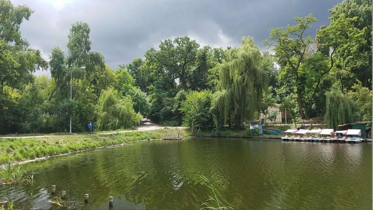 Ferienwohnung Жд Вокзал Пр Победы 67-В Метро Нивки Парк Шулявка Kiew Exterior foto